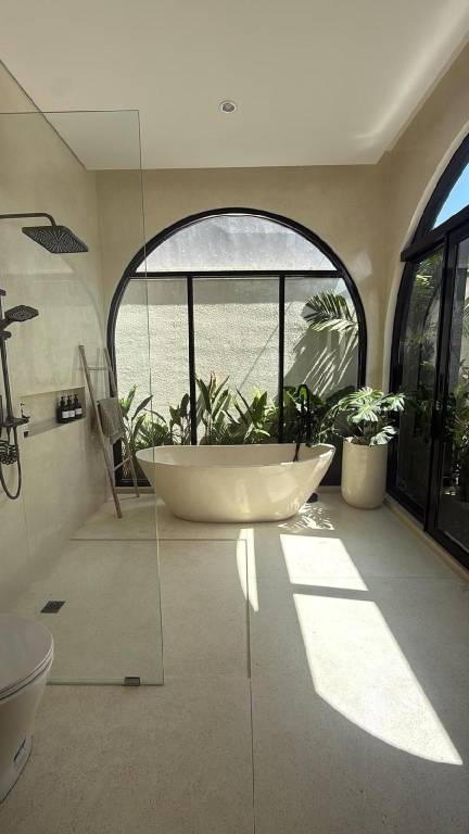 House with pool | Suitable for remote work | Pets allowed — photo 2