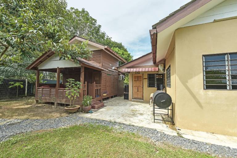 OYO HOME 90692 Tok Babah Village Homestay