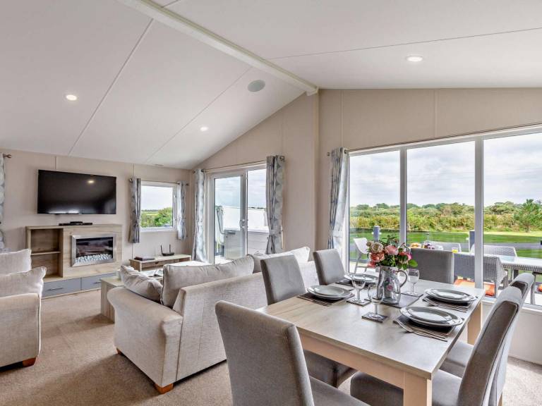 Lodge Newlyn East