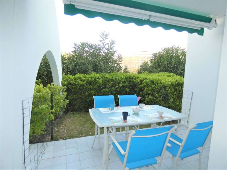 Modern Studio with Garden, Close to Beach & Shops, Perfect for Families — photo 2