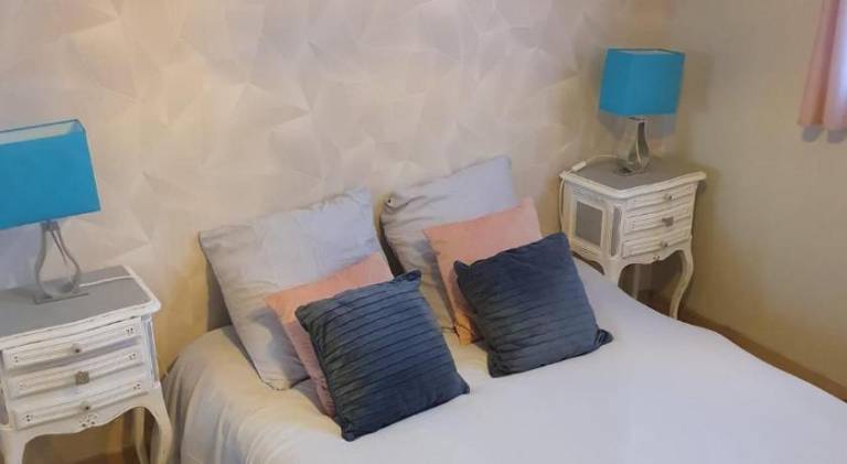 Villa with private pool & patio in Moissy-Cramayel