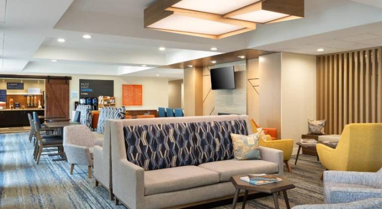 Holiday Inn Express Indianapolis Airport By IHG — photo 4