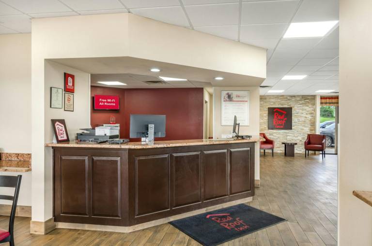 Red Roof Inn Staunton — photo 5