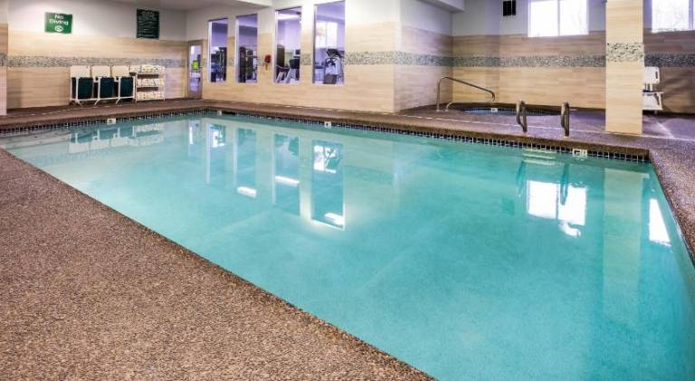 La Quinta Inn & Suites by Wyndham Portland Airport — photo 4