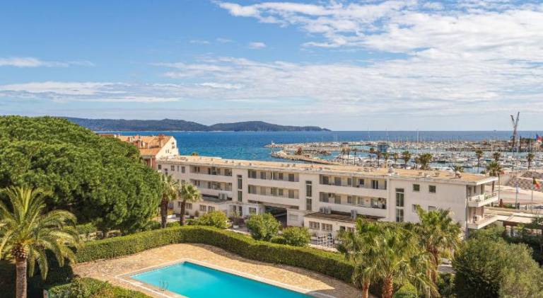 Holiday apartment with pool | Next to the beach | Pets are welcome in Cavalaire-sur-Mer