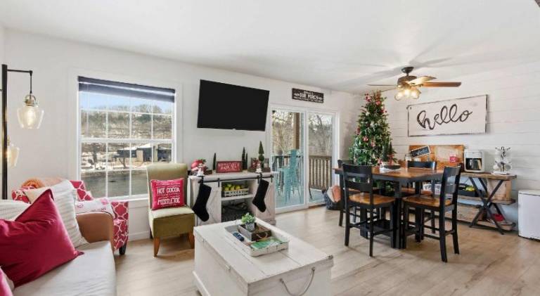 Pleasant vacation home | Dogs allowed in Branson, MO