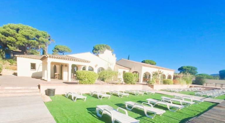 Villa with private pool, patio & garden | Pets are welcome — photo 3
