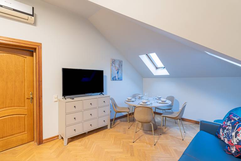 R⓷ XIXc Cottage by Dandelion Apartments & Suites — photo 4