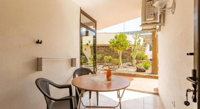 SeaBliss Beach of Dunes, Terrace and Pool! in San Bartolomé de Tirajana