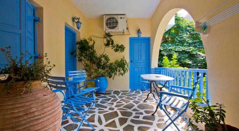 Charming rental apartment with yard & patio | Pets are welcome — photo 4