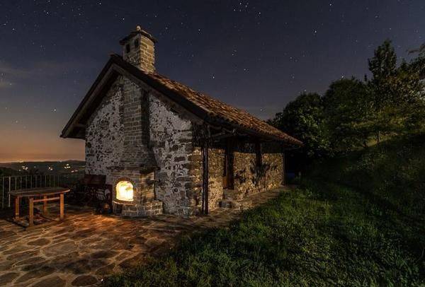 Ferienhaus mit Hund in Mombarcaro, Italien für max. 3 Personen