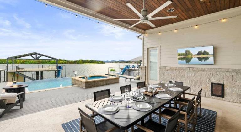 Luxury Waterfront Home with Swimming Pool Hot Tub and 2 Boat Slips — photo 4