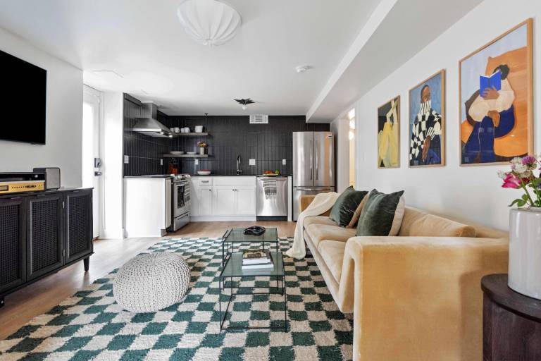 Rental apartment with yard | Suitable for remote work | Pets are welcome — photo 3