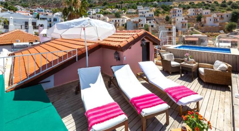 Fully equipped vacation home with yard, patio & private pool | Close to the beach | Good for workation | Pet-friendly — photo 5