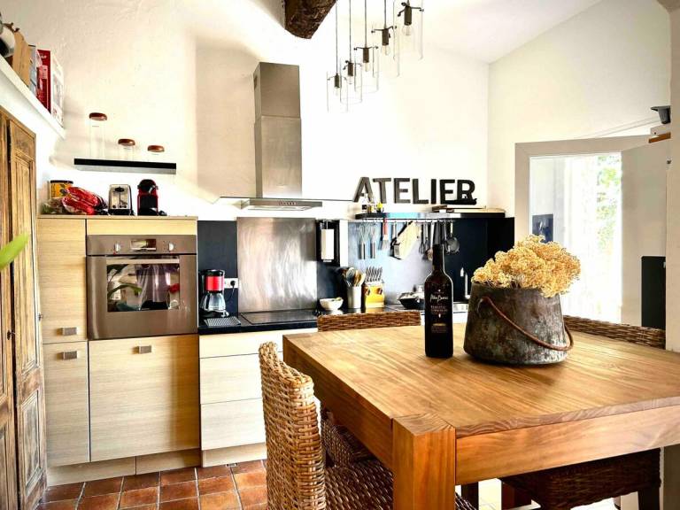 Vacation home with barbecue & garden — photo 4