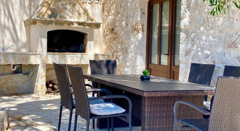Villa with pool — photo 3