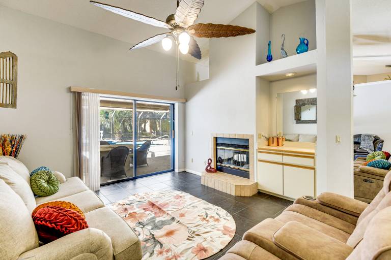 'Casa Ensenada' in Palm Coast: Lanai + Heated Pool — photo 3