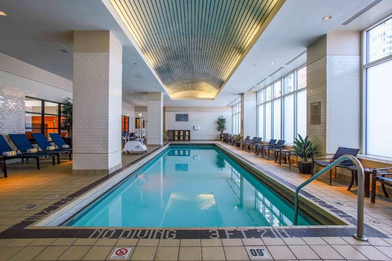 Embassy Suites by Hilton Chicago Downtown Magnificent Mile — photo 3