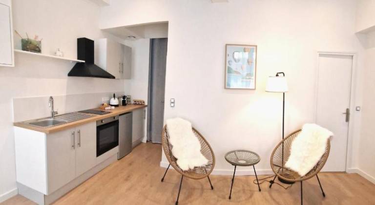 Rental apartment with jacuzzi — photo 2