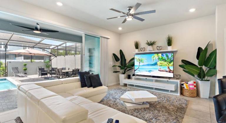 Vacation home with jacuzzi & pool in Cham