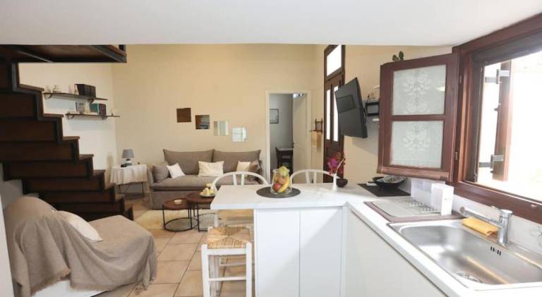 Apartment with 2 rooms for 6 persons — photo 3