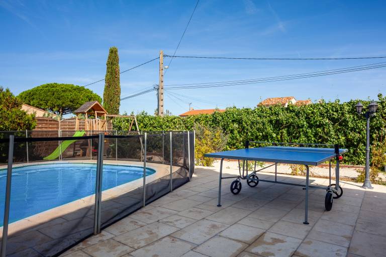 Holiday Home 'Maison Roxane' with Shared Pool, Private Terrace and Wi-Fi in Six-Fours-les-Plages