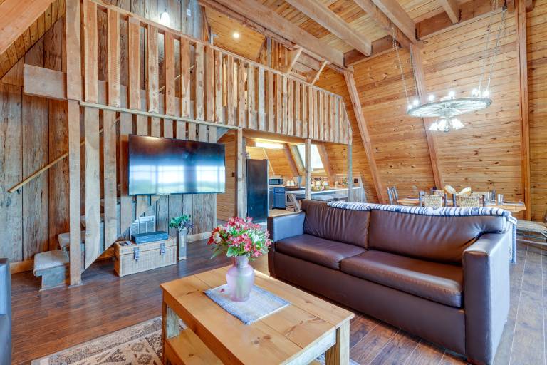 Lakefront A-Frame Cabin with Community Perks — photo 5