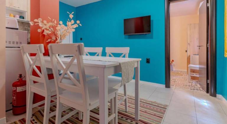 Rental apartment with patio — photo 5