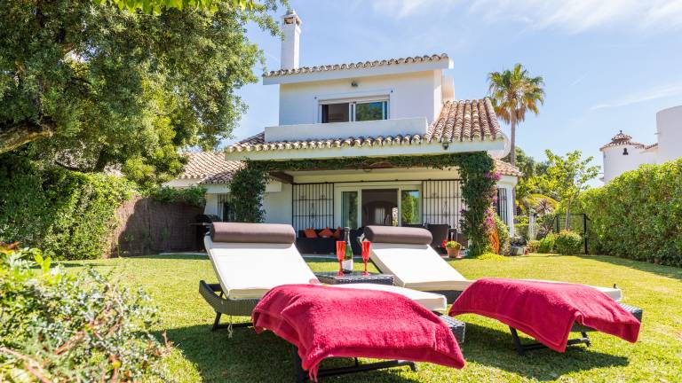 Villa  Artola