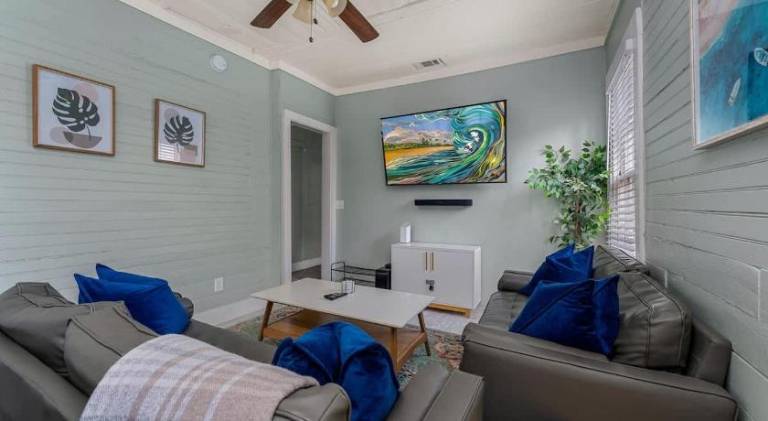 Ample vacation home | Pets are welcome — photo 2