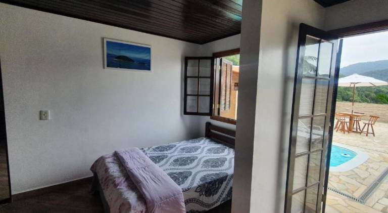 Pleasant vacation home with pool | Pets are welcome — photo 2