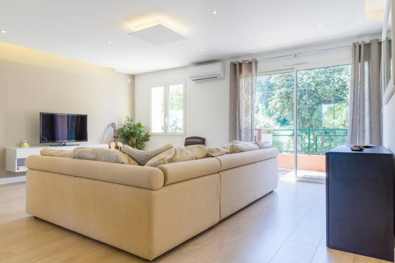 Holiday apartment with 2 rooms for 6 persons in La Valette-du-Var