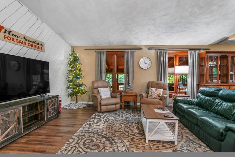 Children-friendly charming vacation home with yard | Water view | Dogs allowed — photo 2