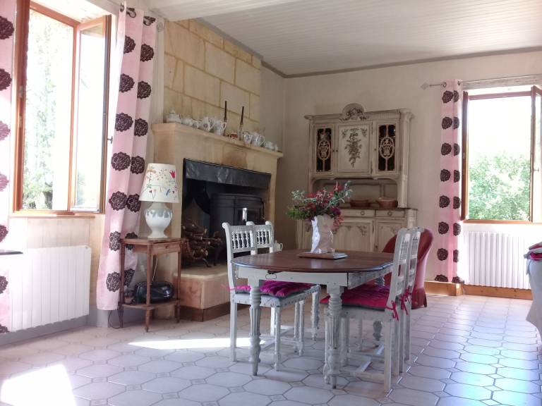 House with patio, yard & BBQ | Pets allowed — photo 3