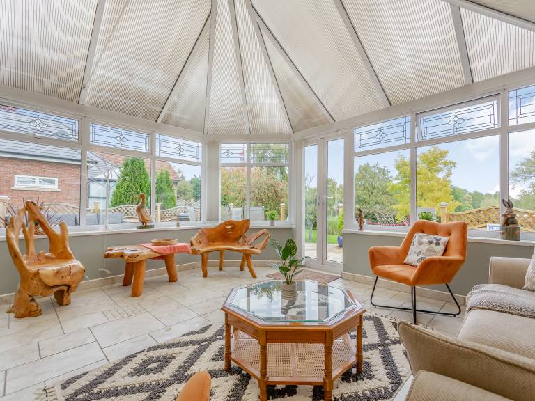 Family-friendly pleasant cottage with yard & hot tub | Pets are welcome — photo 3