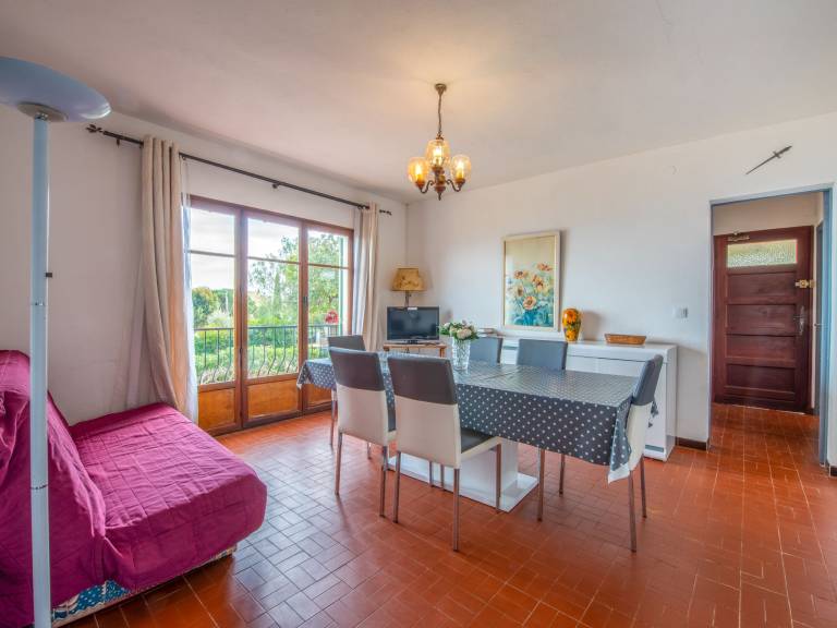 Apartment with garden & patio | Sea view — photo 5