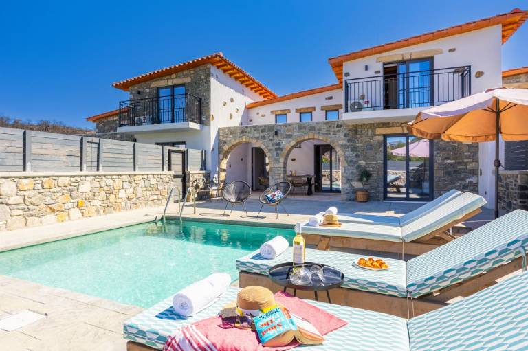 Villa  Lardos