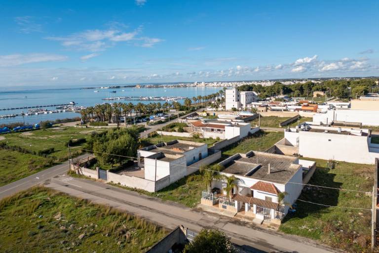 Children-friendly spacious house with terrace, barbecue & garden | Sea view | Pets allowed in Porto Cesareo
