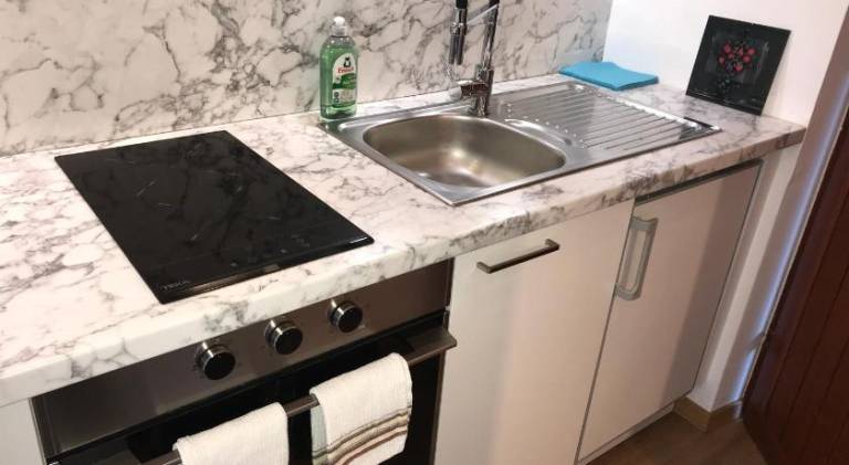 Beautiful rental apartment with barbeque, garden & patio | Pet-friendly — photo 4
