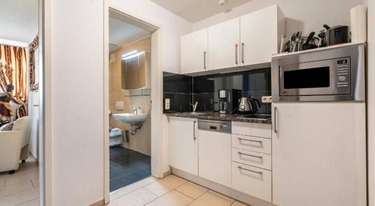 Holiday apartment with barbeque & garden — photo 4