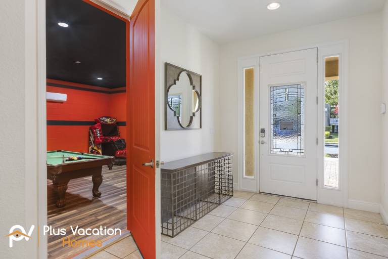 Vacation home with jacuzzi, BBQ & private pool — photo 2