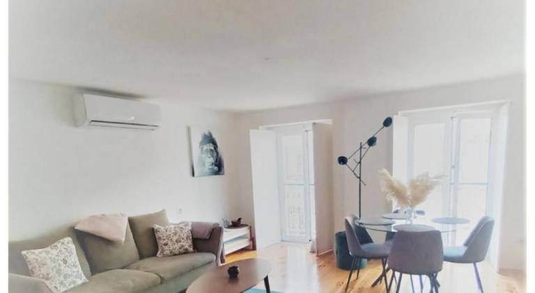 Fully equipped rental apartment with patio | Near Santa Justa Lift | Perfect for remote work | Pet-friendly in Lisbon