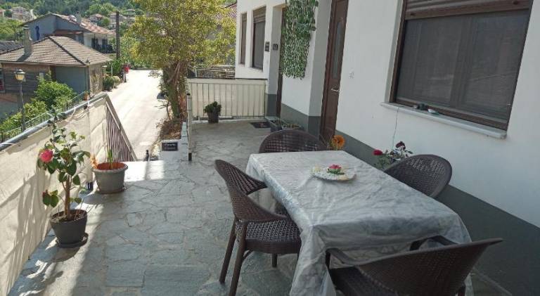 Holiday apartment with patio — photo 3
