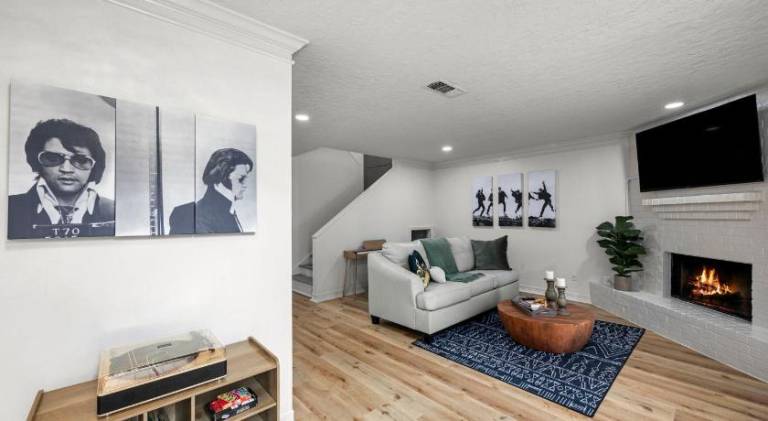 House | Perfect for remote work in Houston, TX