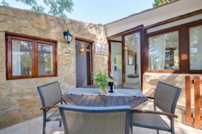 Wonderful house with pool, grill & garden | Garden view | Pets allowed — photo 3