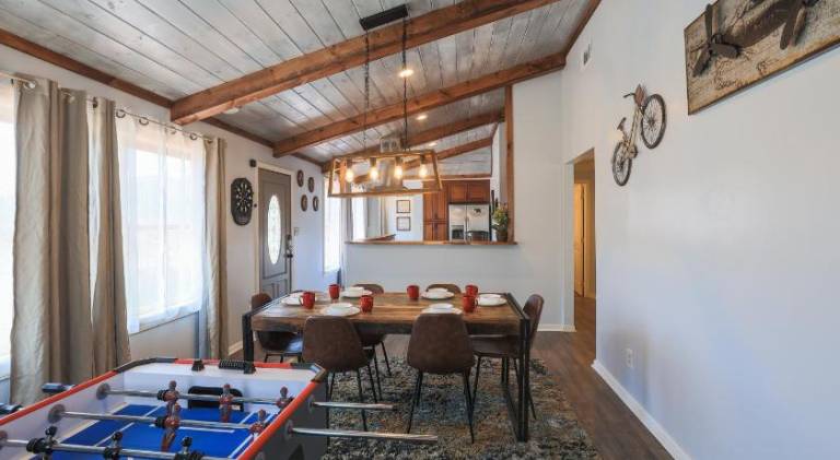 Chalet with jacuzzi & pool — photo 2
