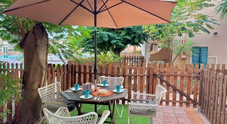 Vacation home with patio, private pool & garden — photo 5