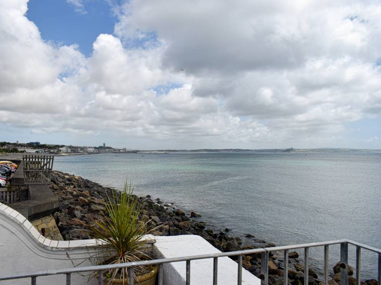 Cottage Mousehole