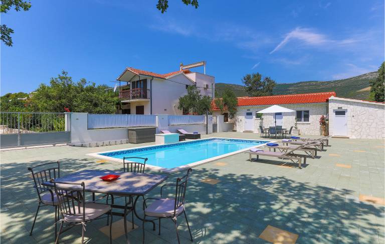 Apartman Kaštel Stari