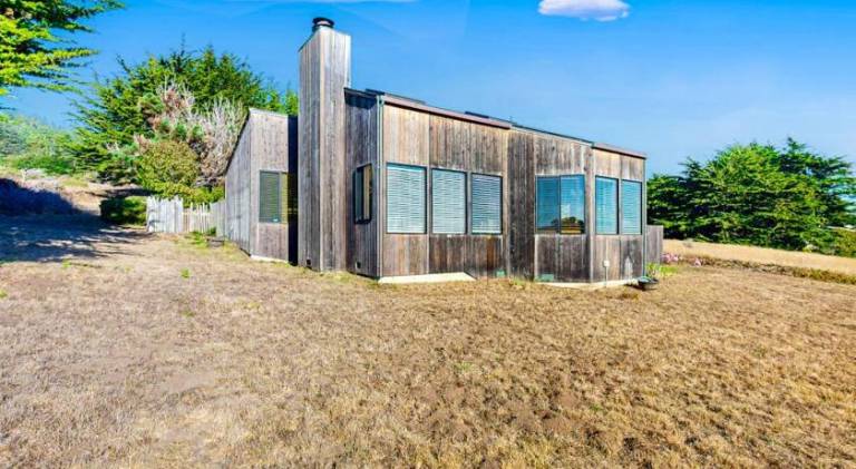 House with pool | Close to the beach | Pet-friendly in Sonoma, CA